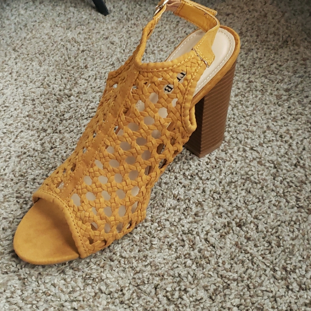 Dress sandals